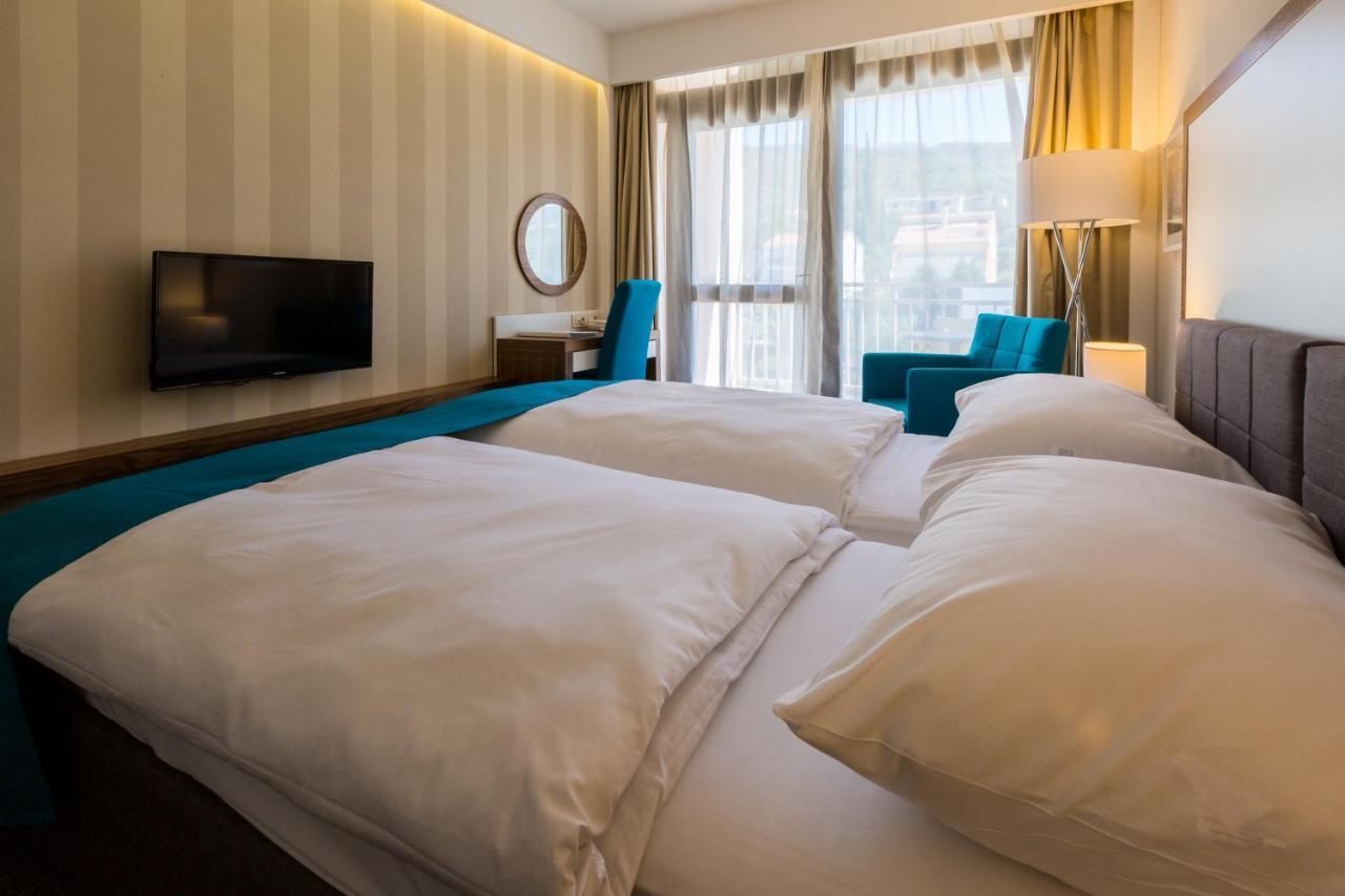 Hotel Katarina เซลเซ ภายนอก รูปภาพ