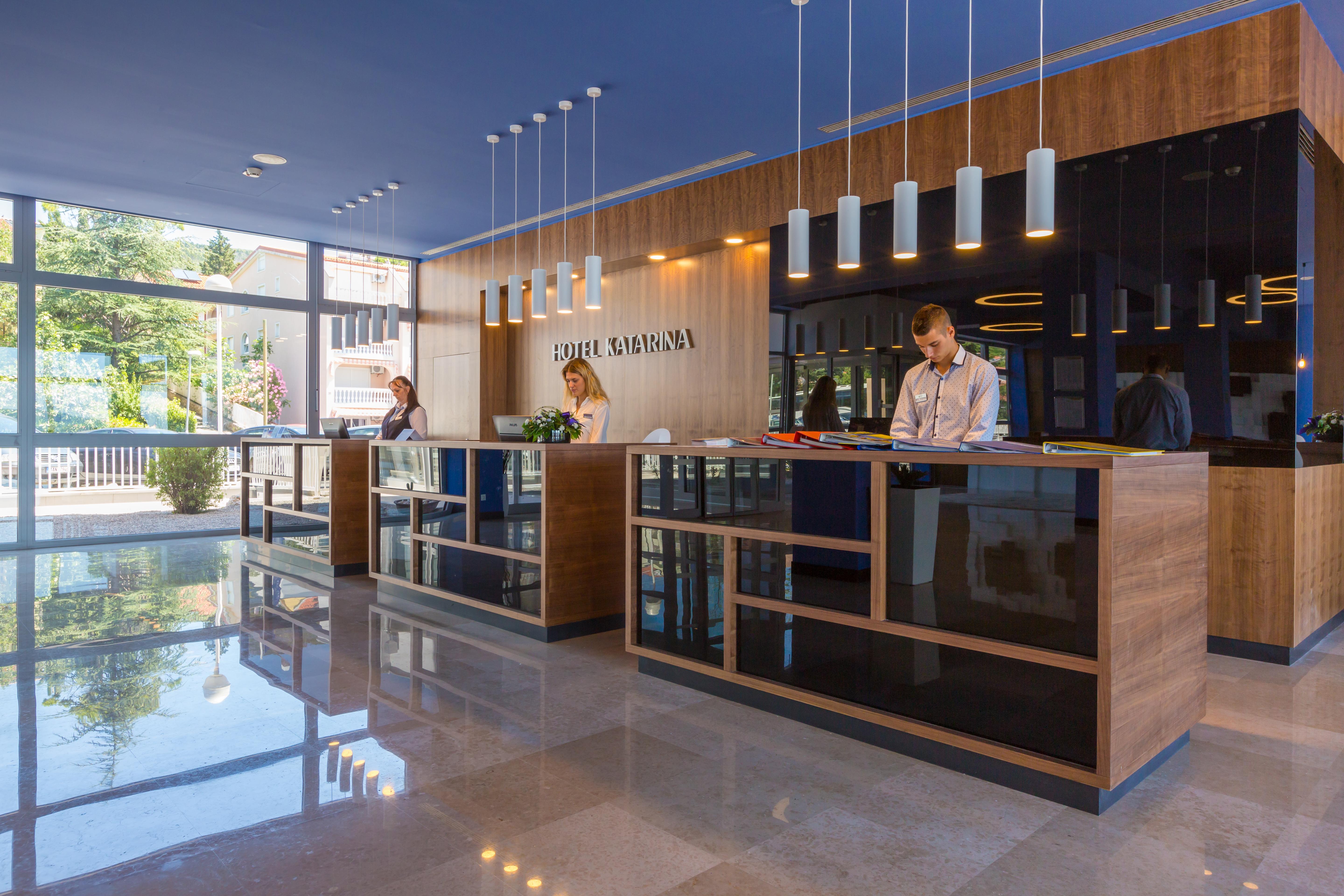 Hotel Katarina เซลเซ ภายนอก รูปภาพ